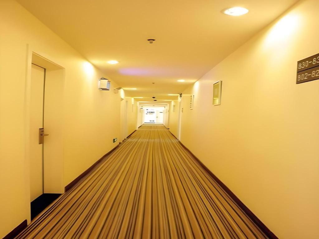 7 Days Inn Luzhou Commercial Pedestrian Street Center Buitenkant foto