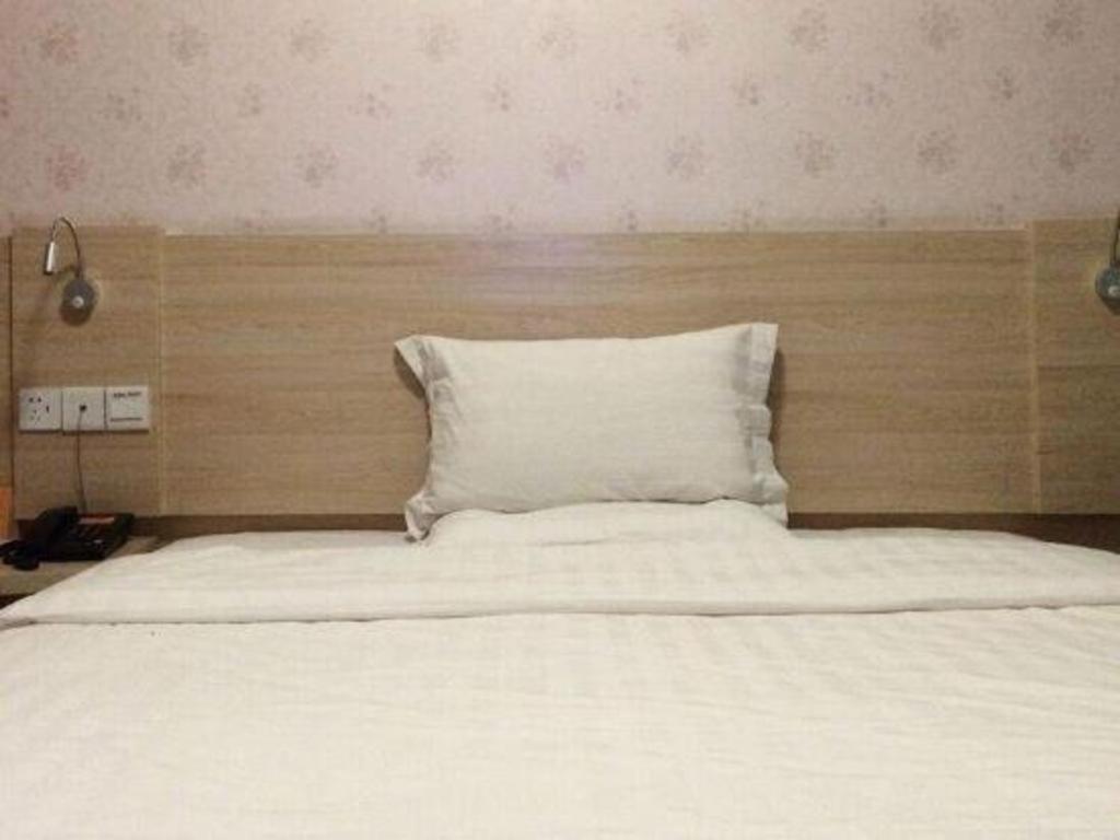 7 Days Inn Luzhou Commercial Pedestrian Street Center Buitenkant foto