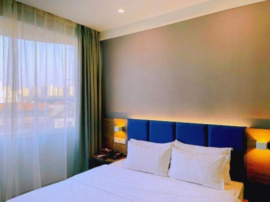 7 Days Inn Luzhou Commercial Pedestrian Street Center Buitenkant foto