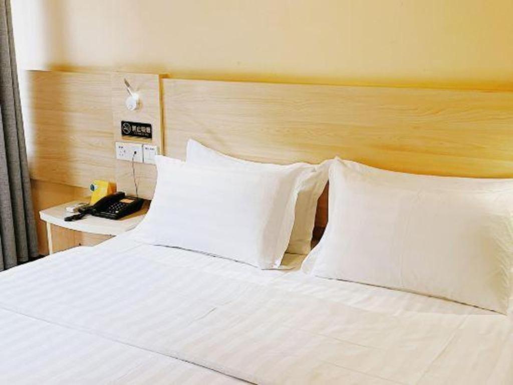 7 Days Inn Luzhou Commercial Pedestrian Street Center Buitenkant foto