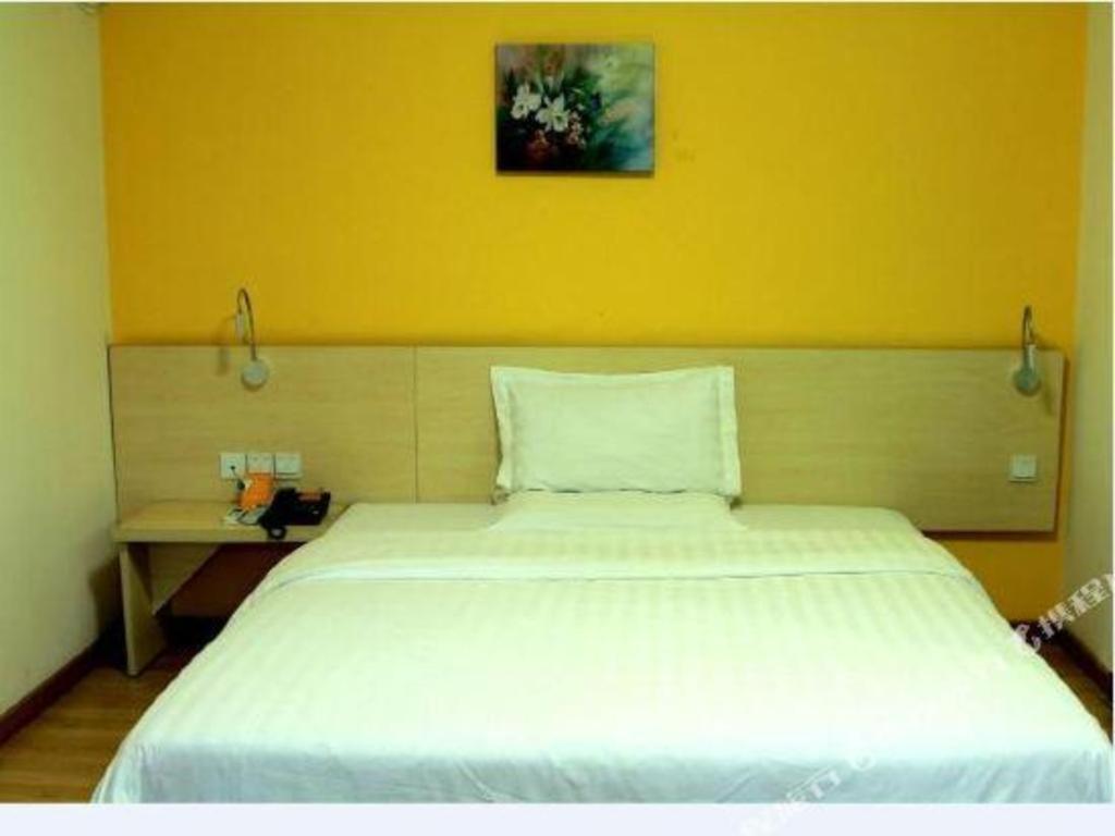 7 Days Inn Luzhou Commercial Pedestrian Street Center Buitenkant foto