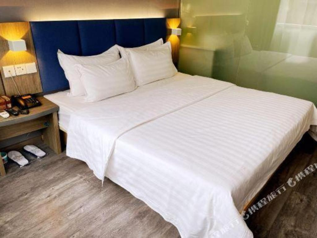 7 Days Inn Luzhou Commercial Pedestrian Street Center Buitenkant foto