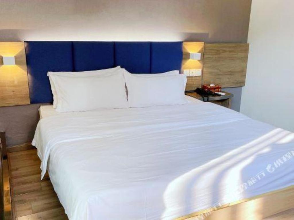 7 Days Inn Luzhou Commercial Pedestrian Street Center Buitenkant foto