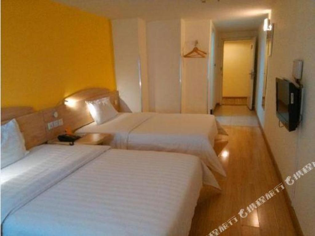 7 Days Inn Luzhou Commercial Pedestrian Street Center Buitenkant foto