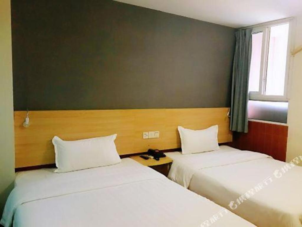 7 Days Inn Luzhou Commercial Pedestrian Street Center Buitenkant foto