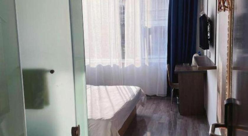 7 Days Inn Luzhou Commercial Pedestrian Street Center Buitenkant foto